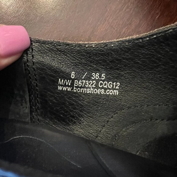 Women's Born Gray Leather Shoes. Size 6 - Picture 5 of 7